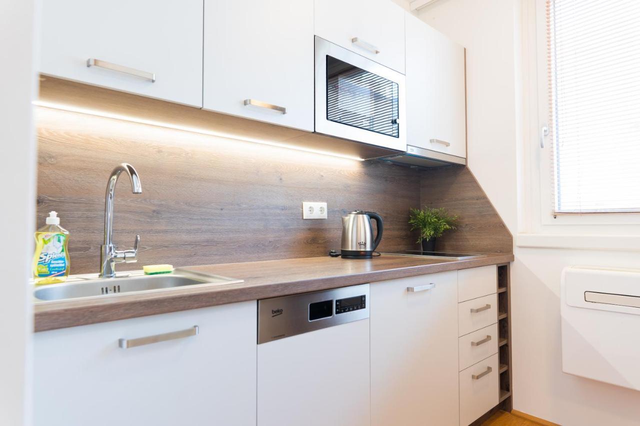 Hotel Triester Виена Екстериор снимка